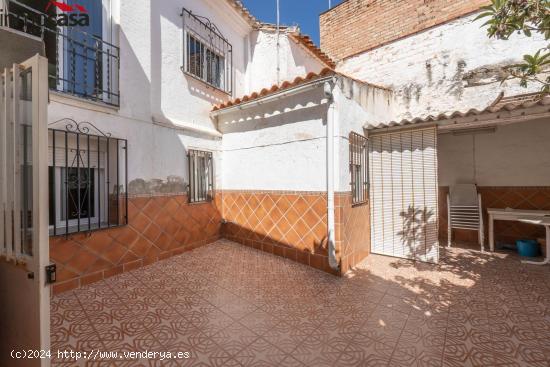  CASA EN PELIGROS - GRANADA 