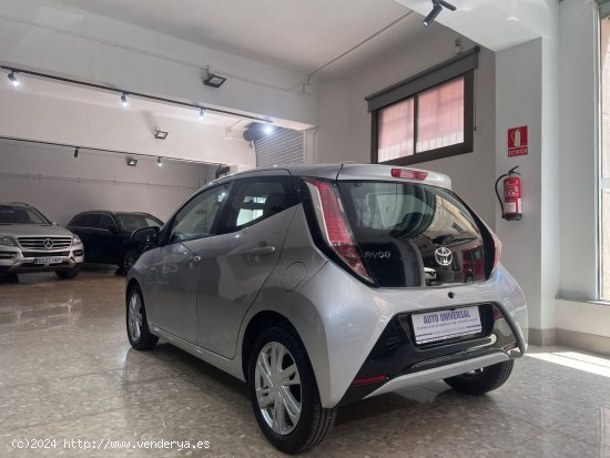 Toyota Aygo 1.0 5 puertas - Barcelona