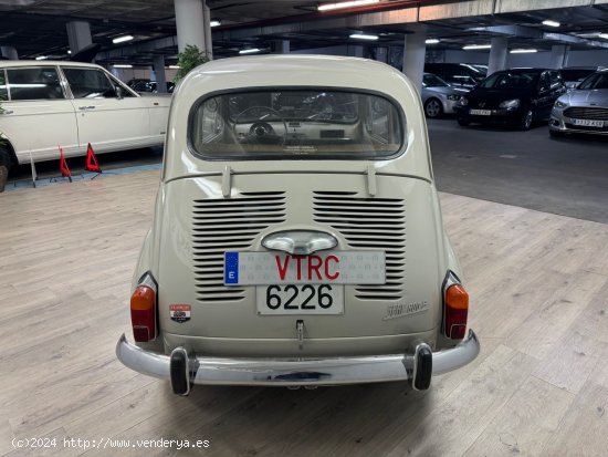 Seat 600 E - Madrid