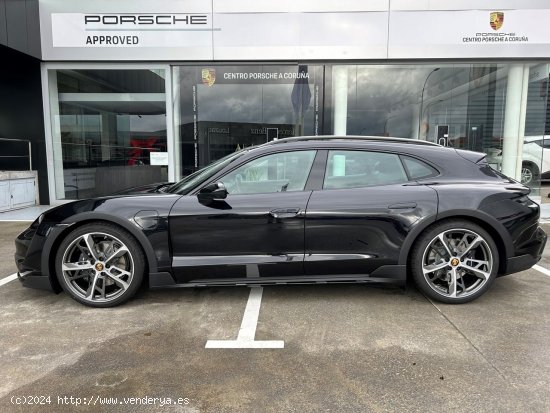 Porsche Taycan 4 CROSS TURISMO - Perillo