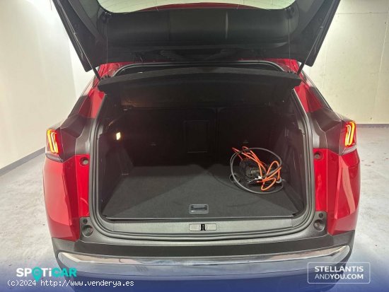 Peugeot 3008  225 e-EAT8 Allure Pack - Sant Feliu de Llobregat