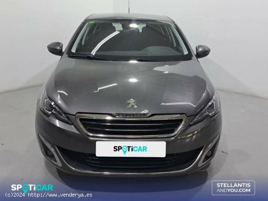 Peugeot 308  5p  1.2 PureTech 96KW (130CV) S&S Allure - Sant Boi de Llobregat