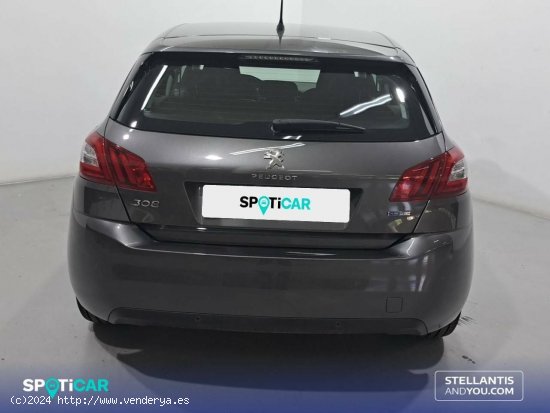 Peugeot 308  5p  1.2 PureTech 96KW (130CV) S&S Allure - Sant Boi de Llobregat