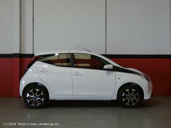 Toyota Aygo 1.0 70CV X-play - Sant Jordi de Ses Salines