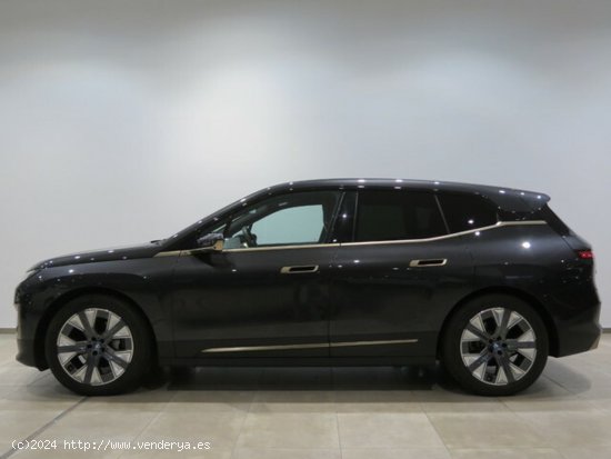 BMW iX xdrive40 240 kw (326 cv) - San Juan