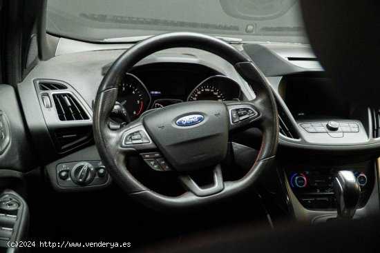 Ford Kuga 2.0 TDCi 110kW 4x4 ST-Line Powers. - San Vicente del Raspeig