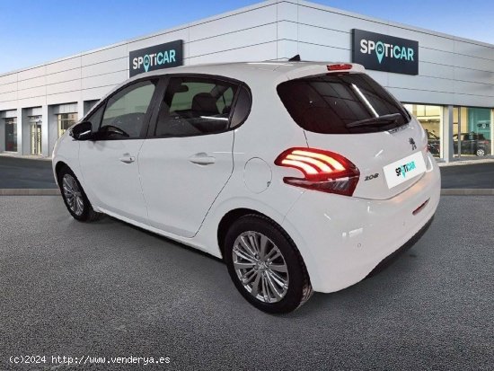 Peugeot 208  5P  1.2L PureTech 60KW (82CV) Signature - Torrent