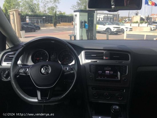 Volkswagen Golf   1.6 TDI 110cv Bluemotion Business & Navi - Madrid