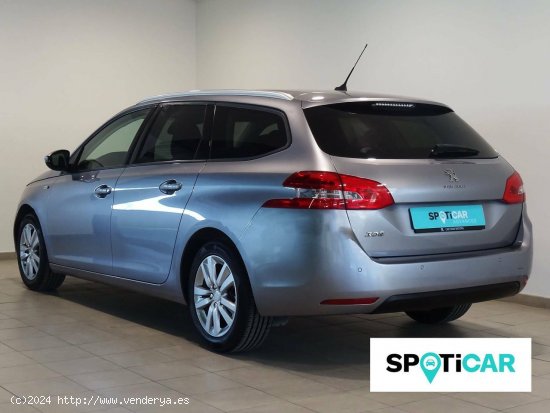 Peugeot 308  5p  1.2 PureTech 96KW (130CV) S&S Style - Cadiz