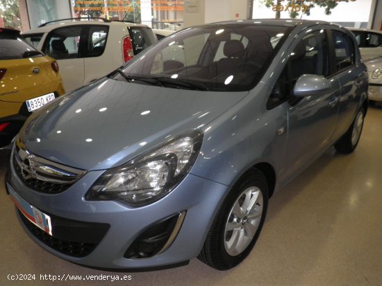 Opel Corsa 1.2 SELECTIVE sólo 21.000 Km Etiq. medioambiental verde C - Barcelona