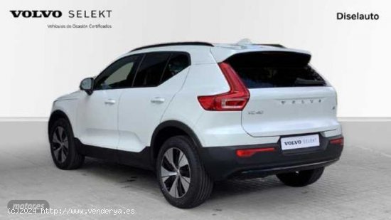 Volvo XC40 2.0 B3 PLUS DARK AUTO 163 5P de 2023 con 19.821 Km por 38.500 EUR. en Barcelona