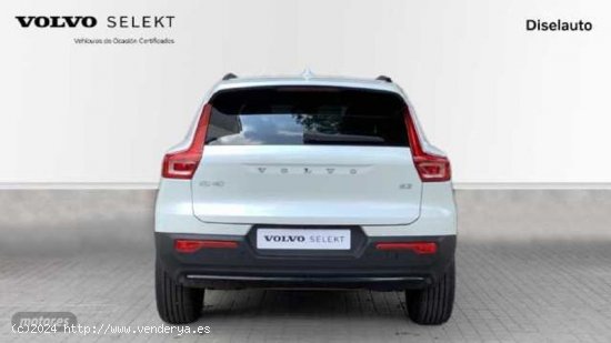 Volvo XC40 2.0 B3 PLUS DARK AUTO 163 5P de 2023 con 19.821 Km por 38.500 EUR. en Barcelona