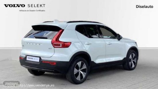 Volvo XC40 2.0 B3 PLUS DARK AUTO 163 5P de 2023 con 19.821 Km por 38.500 EUR. en Barcelona