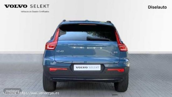 Volvo XC40 2.0 B3 PLUS DARK AUTO 163 5P de 2023 con 25.112 Km por 38.500 EUR. en Barcelona