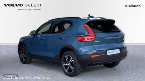 Volvo XC40 2.0 B3 PLUS DARK AUTO 163 5P de 2023 con 24.418 Km por 38.500 EUR. en Barcelona