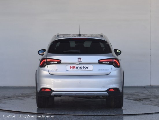 Fiat Tipo Cross 1.0 Firefly Turbo - Barcelona