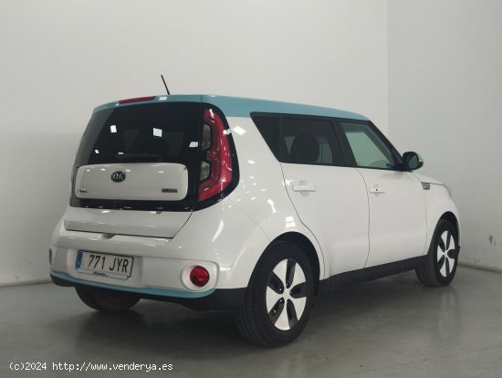 Kia Soul EV - Manresa