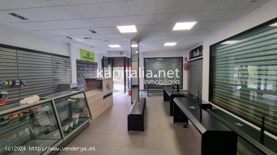  Local comercial chaflan en alquiler en Ontinyent - VALENCIA 