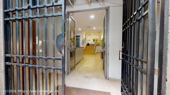 EXCLUSIVO LOCAL COMERCIAL  CON 510 METROS CUADRADOS, HACIENDO ESQUINA, EN PLENO CENTRO DE CORDOBA - 