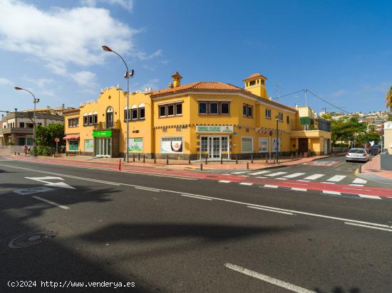 Amplio Chalet en Ciudad Jardín con jardín y piscina - LAS PALMAS