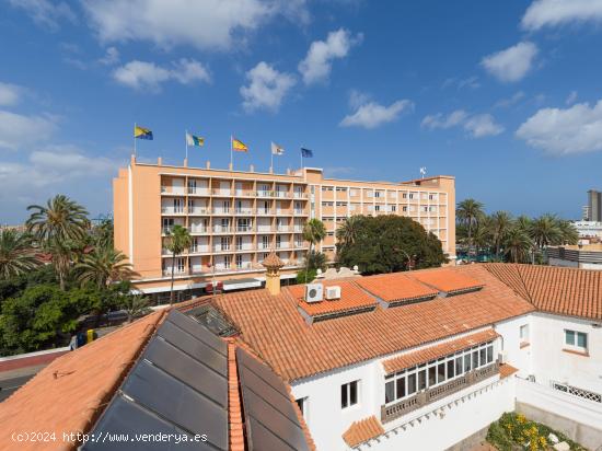 Amplio Chalet en Ciudad Jardín con jardín y piscina - LAS PALMAS