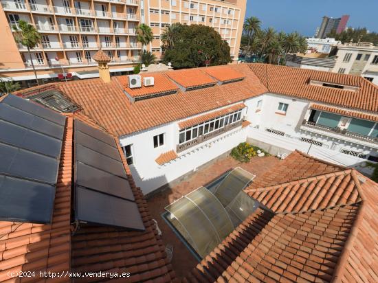 Amplio Chalet en Ciudad Jardín con jardín y piscina - LAS PALMAS