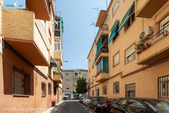 ESTUPENDO PISO EN BARRIO PAJARITOS. - GRANADA