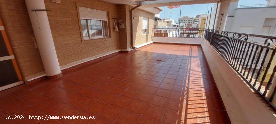 Casa a la venta en Puerto de Sagunto, 5 hab, 4 baño, terraza, garaje - VALENCIA