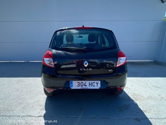 Renault Clio Authentique - Zaragoza