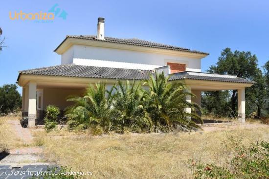 Chalet en el Manantio - BADAJOZ