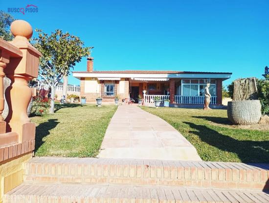 CHALET PARA ENTRAR A VIVIR EN DOÑA MANUELA - CORDOBA