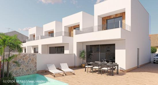 VILLA INDEPENDIENTE DE 3 DORM. DE NUEVA CONSTRUCCIÓN EN PILAR DE LA HORADADA - ALICANTE