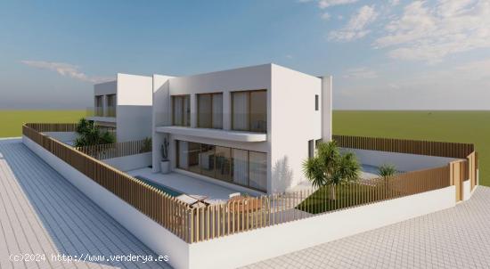 Se vende chalet independientes en centro de Cabo Palos, nueva construcción. 3 dormts, 3 baños. - M