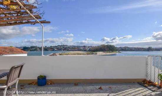 PISO DE 2 HABITACIONES CON TERRAZA Y VISTAS A SANTA CRISTINA - A CORUÑA