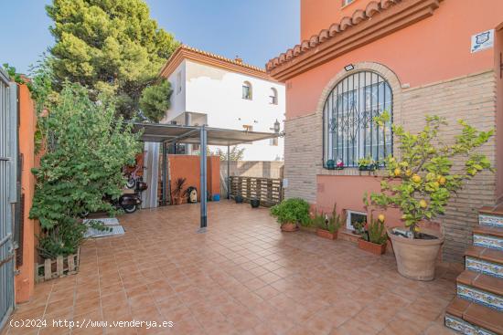 CASA PAREADA EN ALHENDÍN RESIDENCIAL LA QUINTA - GRANADA