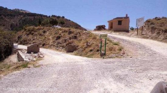 SUELO RÚSTICO EN DÍLAR! - GRANADA