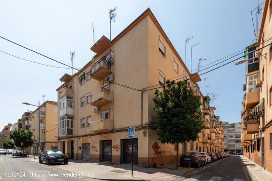 ESTUPENDO PISO EN BARRIO PAJARITOS. - GRANADA