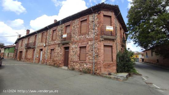  CASA en SANTA COLOMBA DE CURUEÑO - LEON 