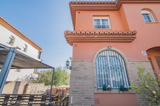 CASA PAREADA EN ALHENDÍN RESIDENCIAL LA QUINTA - GRANADA