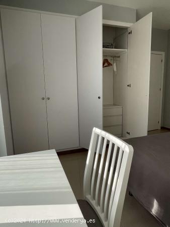 Amplia habitación en alquiler en piso de 2 dormitorios en El Poblenou, Barcelona - BARCELONA