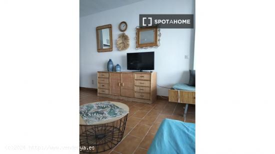 Apartamento de 2 dormitorios con hermosa vista al mar en Velilla-Taramay - GRANADA