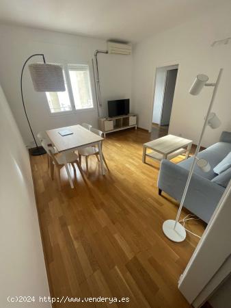 Apartamento de 3 dormitorios en alquiler en Barcelona - BARCELONA