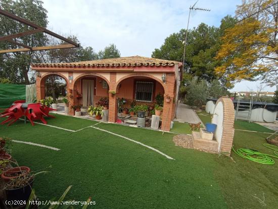 Chalet en La Pineda La Carlota (Córdoba) - CORDOBA