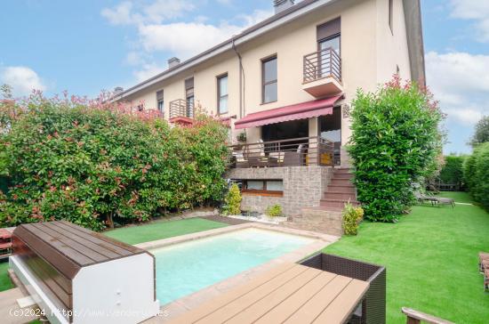 ESPECTACULAR CASA CON PISCINA A LA VENTA EN URBANIZACIÓN SOTO DE LLANERA - ASTURIAS