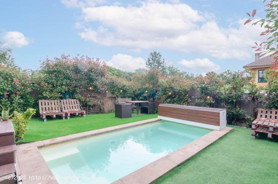 ESPECTACULAR CASA CON PISCINA A LA VENTA EN URBANIZACIÓN SOTO DE LLANERA - ASTURIAS