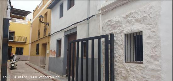 SE VENDE CASA DE 160 METROS EN LA COVA SANTA - CASTELLON