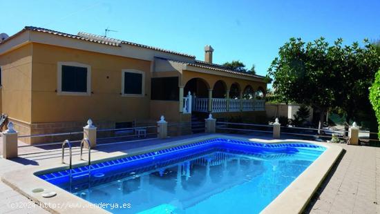 Villa con Piscina La Marina La escuera - ALICANTE