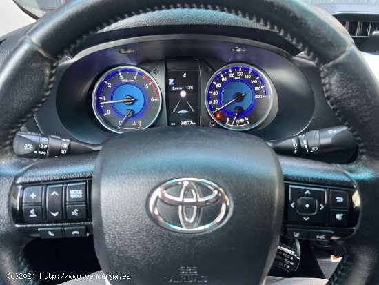 Toyota Hilux 2.4 D4D VX AUT - VILLANUEVA DE CORDOBA