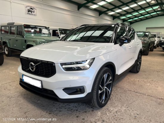 Volvo XC40 2.0 D4 AWD RDesign Auto - VILLANUEVA DE CORDOBA