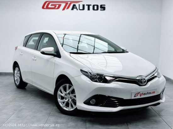 Toyota Auris 1.8 Hybrid Active 136cv - Málaga